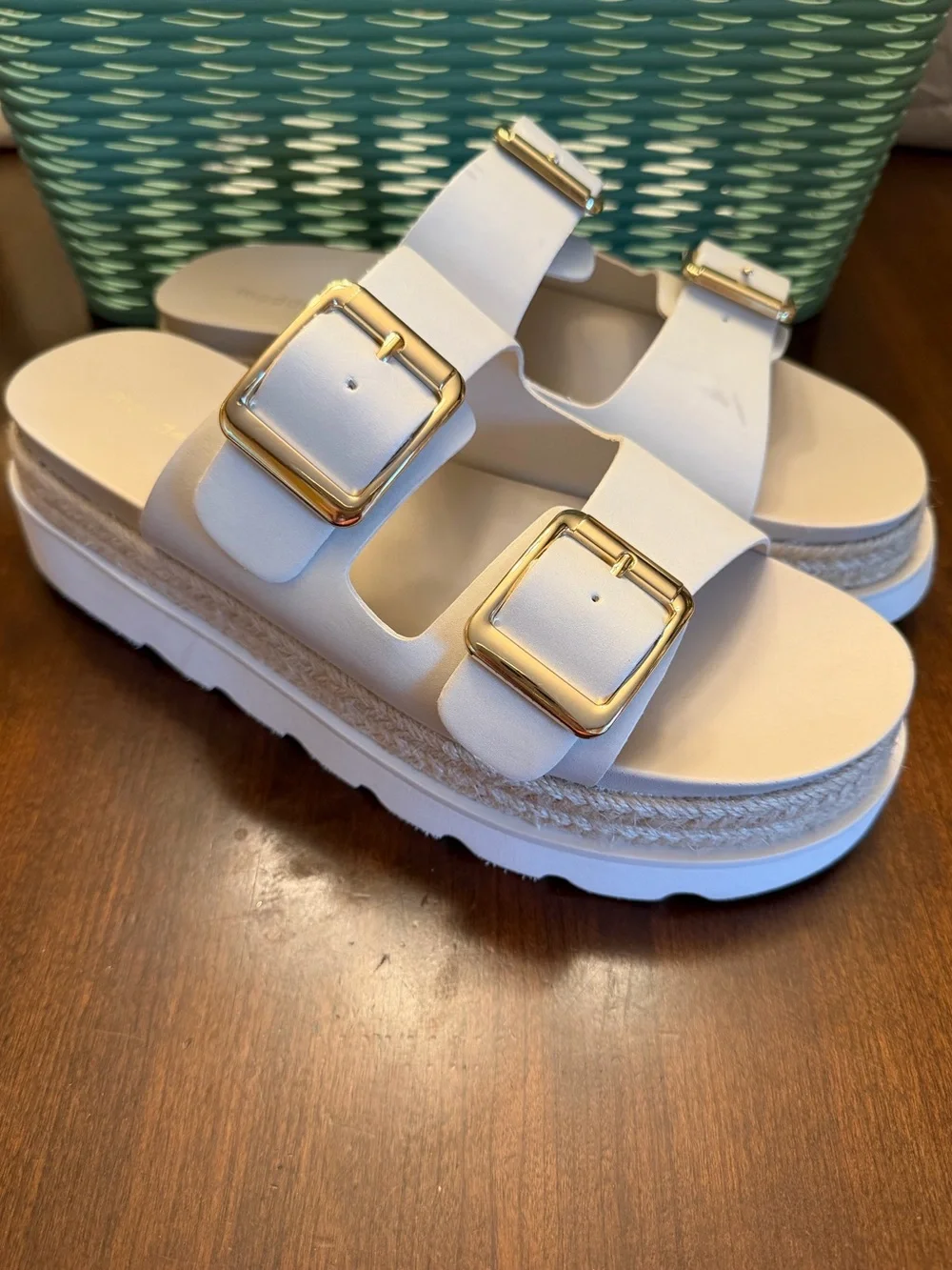 Madden Girl's Mythicall flatform sandal SZ 10 Cream with Gold